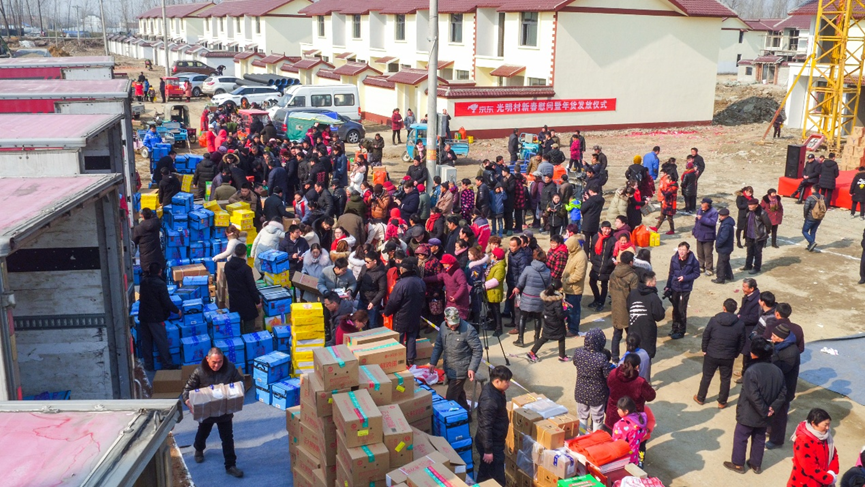 劉強東給老家送年貨，價值已超3000萬，鄉(xiāng)情滿滿，暖心之舉引發(fā)熱議