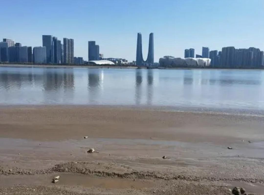 杭州等地遭遇重旱以上，干旱現(xiàn)象背后的原因與影響