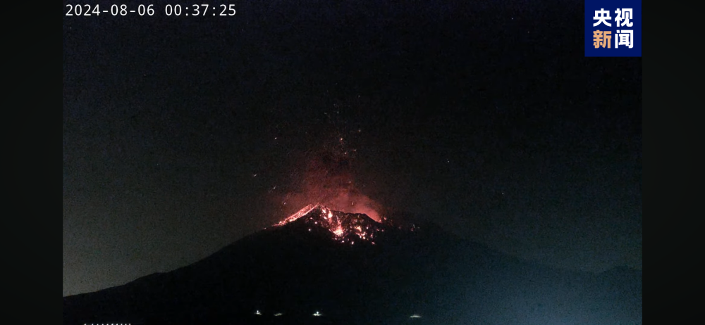 櫻島火山噴發(fā)，灰柱高達(dá)2000米的震撼景象