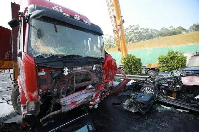 貨車撞車致5死1重傷，安全隱患不容忽視