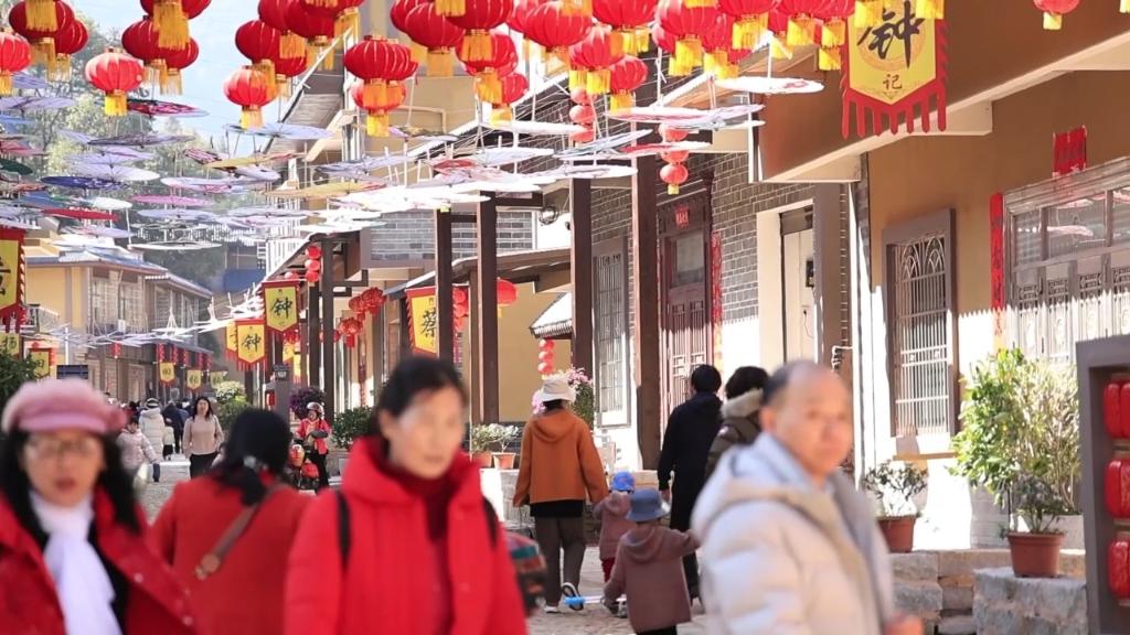 一、標(biāo)題，春節(jié)狂歡，香港文旅消費(fèi)活力迸發(fā)，背后隱藏的驚人秘密！