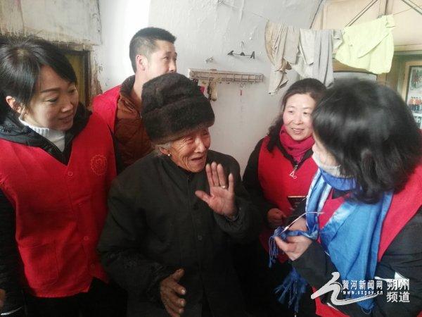 震驚！83歲老人低保遭遇取消，背后真相令人深思！