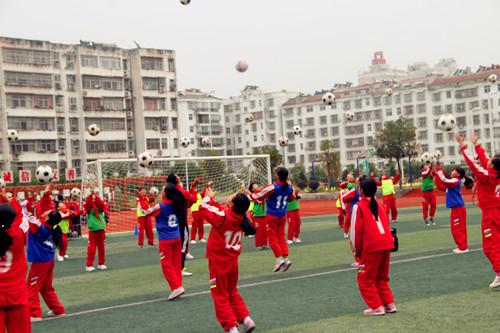 重磅提議，活力校園，健康未來(lái)——中小學(xué)每日需兩小時(shí)體育活動(dòng)！