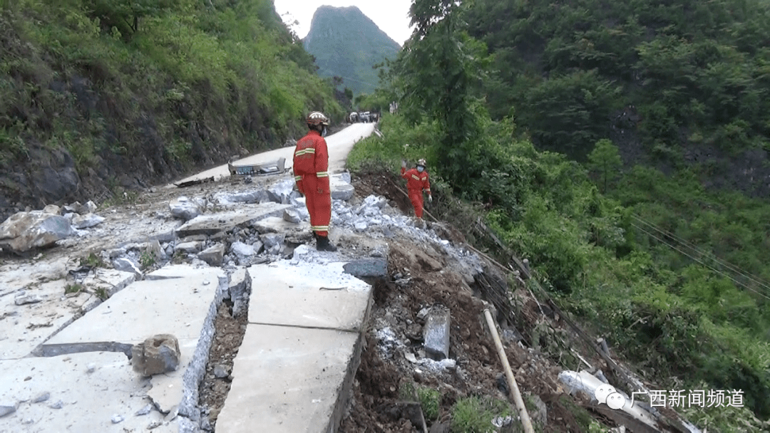 小車滾落山崖釀成悲劇，五人命喪黃泉親屬悲痛欲絕，背后真相究竟如何？