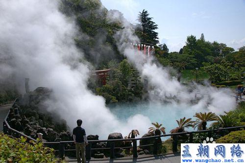 外國(guó)游客太多 日本溫泉告急，影響與挑戰(zhàn)的深度解析